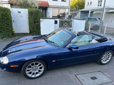 Second-hand Jaguar XK8 284 CP (208 kW) 2000 Albastru Cabrio