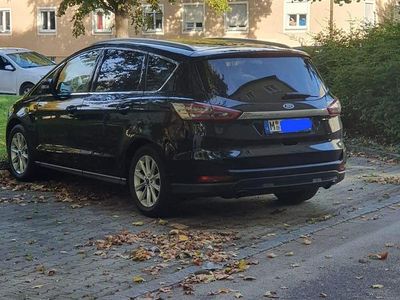 Schwarz Gebraucht 2016 Ford S-MAX S Van / Kleinbus | 14.500 € (Fairer Preis)