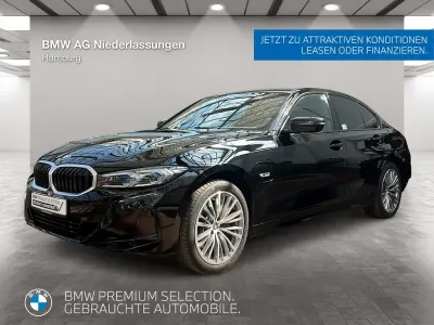 Gebraucht BMW 330 Sport Line 184 PS (135 kW) 2023 Schwarz Limousine