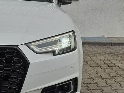 Weiß Gebraucht 2015 Audi A4 Sport Limousine | 26.999 €