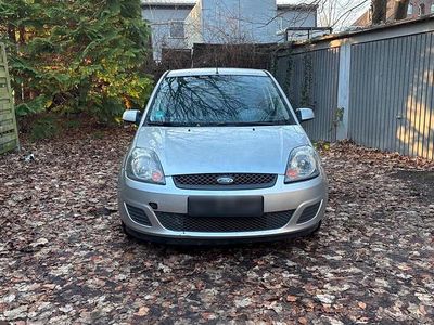 Silber Gebraucht 2007 Ford Fiesta Kleinwagen | 1.100 € (Fairer Preis)