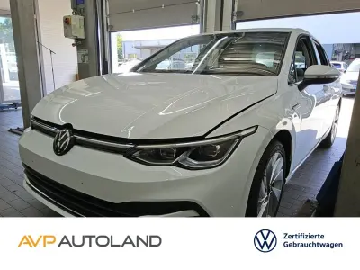Gebraucht VW Golf VIII Style 131 PS (96 kW) 2024 Pure white Limousine