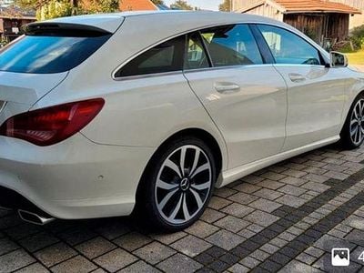 Gebraucht Mercedes CLA180 122 PS (89 kW) 2015 Schwarz Limousine