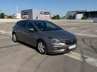 Gebraucht Opel Astra 105 PS (77 kW) 2016 Grau Limousine