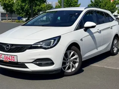 Używany Opel Astra Elegance 101 KM (74 kW) 2020 Biały Kombi