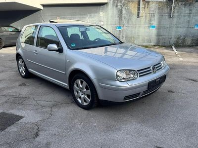 Grau Gebraucht 2002 VW Golf Limousine | 2.850 € (Fairer Preis)