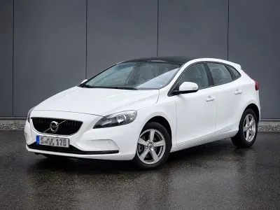 Gebraucht Volvo V40 150 PS (110 kW) 2018 Weiß Limousine