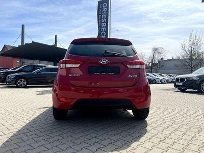 Gebraucht Hyundai ix20 Trend 125 PS (91 kW) 2014 Cool red metallic Kleinwagen