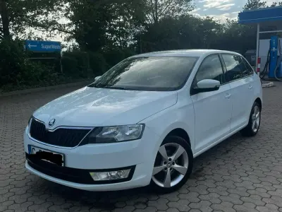 Używany Skoda 110 R 110 KM (80 kW) 2016 Biały Sedan/Limuzyna