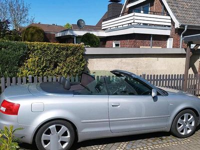 Second-hand Audi A4 170 CP (125 kW) 2003 Argintiu Cabrio