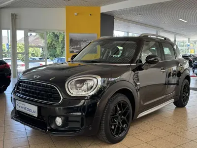 Gebraucht Mini ONE 102 PS (75 kW) 2018 Midnight black metallic Kleinwagen