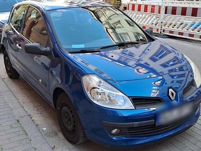 Second-hand Renault Clio II 75 CP (55 kW) 2008 Albastru Berlinǎ