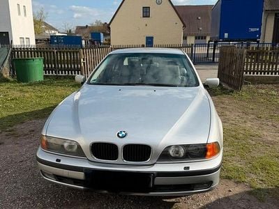 Second-hand BMW 523 170 CP (125 kW) 1998 Argintiu Berlinǎ