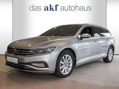 Gebraucht VW Passat Elegance 150 PS (110 kW) 2024 Pyritsilber metallic Kombi