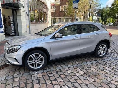 Mercedes GLA220