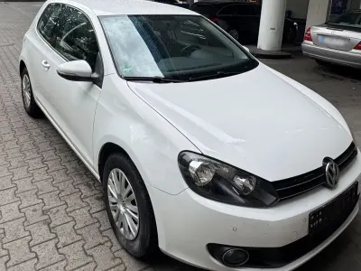 Gebraucht VW Golf VI Trendline 80 PS (58 kW) 2009 Weiß Kleinwagen