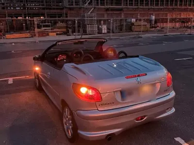 Gebraucht Peugeot 206 CC 109 PS (80 kW) 2003 Grau Cabrio