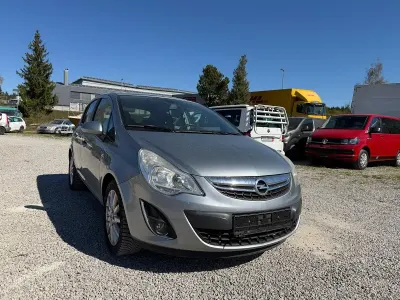 Używany Opel Corsa Satellite 101 KM (74 kW) 2011 Srebrny Hatchback