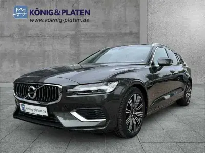 Gebraucht Volvo V60 Inscription 257 PS (189 kW) 2022 Grau Kombi
