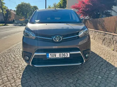 Gebraucht Toyota Proace Verso 177 PS (130 kW) 2024 Braun Kombi