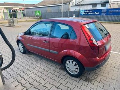 Gebraucht Ford Fiesta 68 PS (50 kW) 2006 Rot Kleinwagen