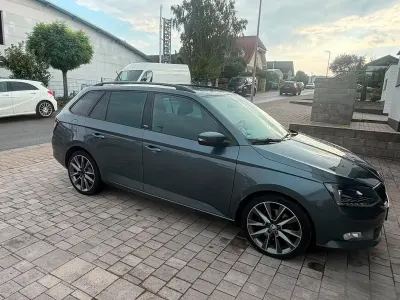 Gebraucht Skoda Fabia 105 PS (77 kW) 2015 Grau Limousine