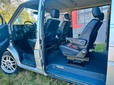 Gebraucht VW Caravelle 180 PS (132 kW) 2000 Silber Van / Kleinbus