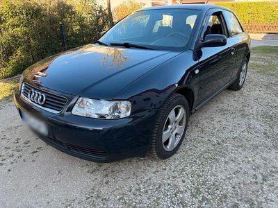 Usata Audi A3 131 CV (96 kW) 2001 Blu Utilitaria