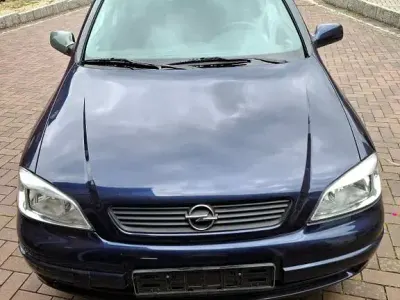 Usado Opel Astra 75 HP (55 kW) 1999 Sedan