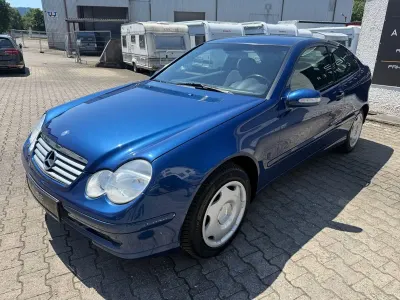 Gebraucht Mercedes C180 129 PS (94 kW) 2002 Blau Coupé