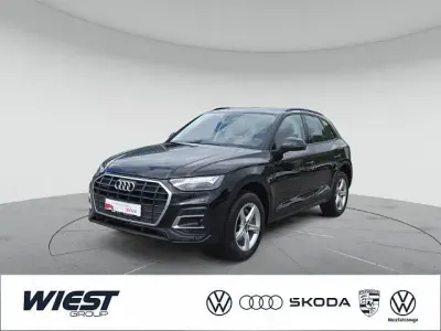 Używany Audi Q5 Basis 204 KM (150 kW) 2025 Czarny SUV