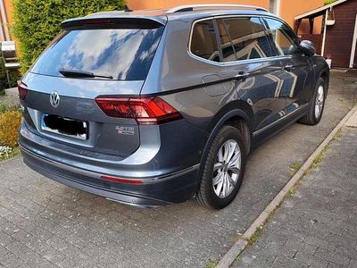 Gebraucht VW Tiguan Allspace Highline 150 PS (110 kW) 2018 Grau SUV
