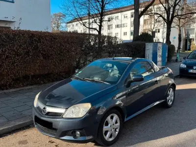 Używany Opel Tigra 125 KM (91 kW) 2007 Niebieski Kabriolet