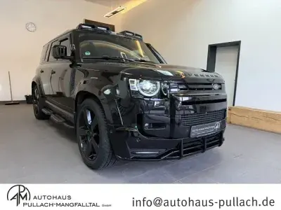 Gebraucht Land Rover Defender Carpathian Edition 525 PS (386 kW) 2021 Santorini black SUV