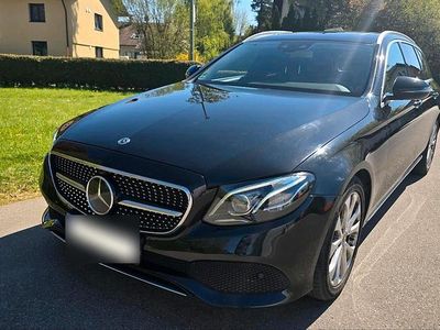 Usata Mercedes E350 259 CV (190 kW) 2017 Nero Station wagon