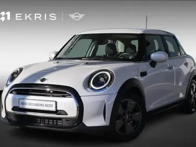 Używany Mini Cooper Classic 136 KM (100 kW) 2024 Biały Hatchback