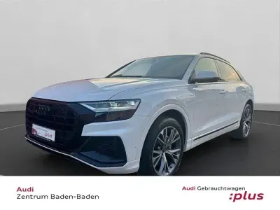 Używany Audi Q8 S-Line 381 KM (280 kW) 2021 Biały SUV