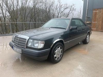Gebraucht Mercedes E230 130 PS (95 kW) 1991 Schwarz Coupé