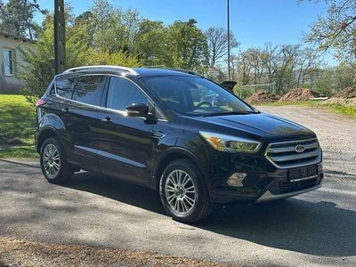Second-hand Ford Kuga Cool & Connect 150 CP (110 kW) 2019 Negru SUV