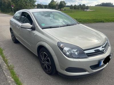 Opel Astra GTC