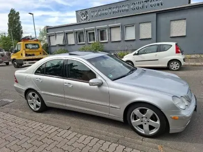 Gebraucht Mercedes 220 143 PS (105 kW) 2001 Silber Limousine