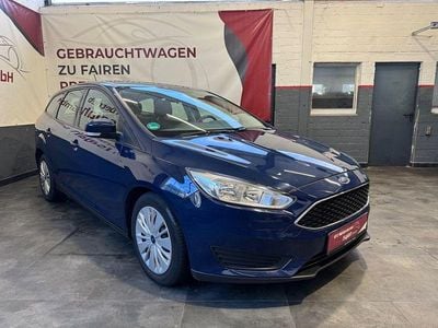 Blau Gebraucht 2018 Ford Focus Limousine | 10.990 € (Fairer Preis)