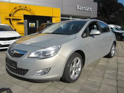 Gebraucht Opel Astra Edition 116 PS (85 kW) 2010 Silber Limousine