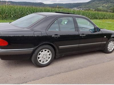Mercedes E200