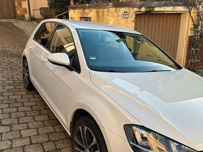 Weiß Gebraucht 2016 VW Golf VII Allstar Kleinwagen | 14.500 € (Fairer Preis)