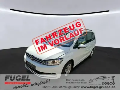 Gebraucht VW Touran 150 PS (110 kW) 2022 Pure white Van / Kleinbus