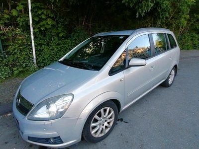 Second-hand Opel Zafira 150 CP (110 kW) 2005 Argintiu Monovolum