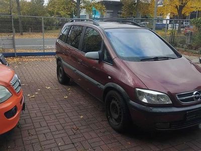 Gebraucht Opel Zafira 101 PS (74 kW) 2004 Rot Van / Kleinbus
