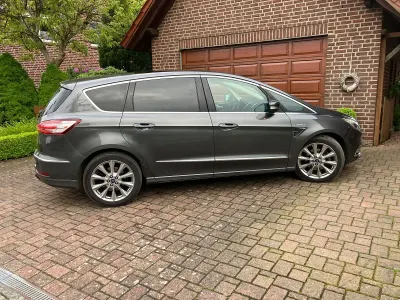 Gebraucht Ford S-MAX Vignale 241 PS (177 kW) 2019 Grau Van / Kleinbus