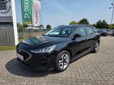 Schwarz Gebraucht 2022 Ford Focus Cool & Connect Limousine | 15.990 € (Guter Preis)